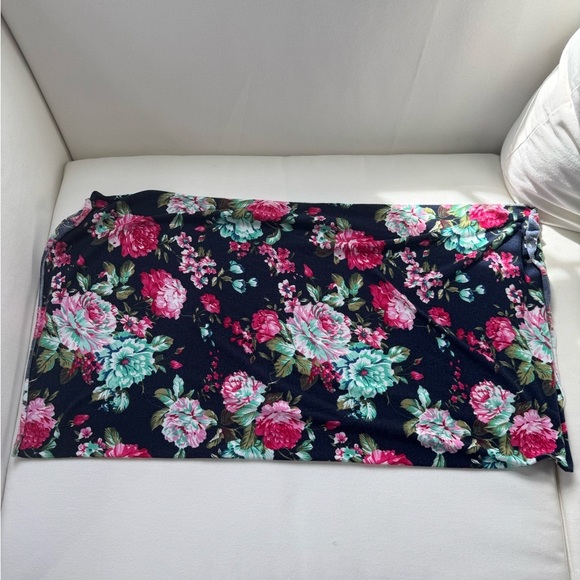 15. Navy Floral Baby Blanket Lightweight & Soft Knit Photo Newborn Swaddle - Picture 3 of 4